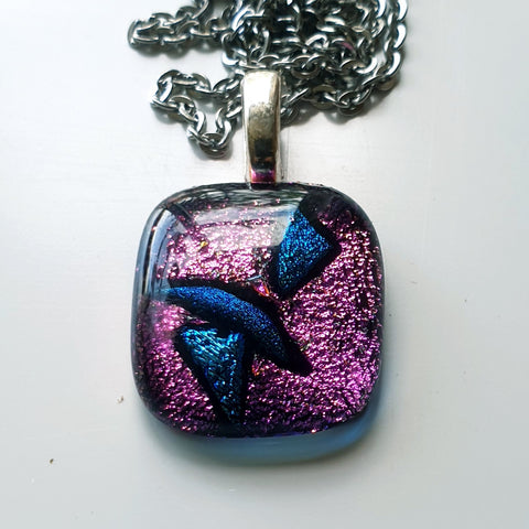 Dichroic pendant