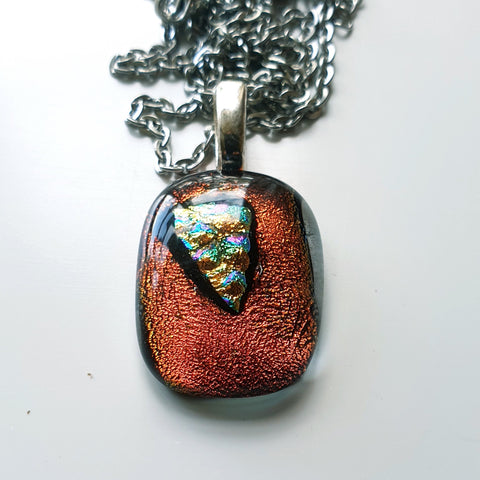 Dichroic pendant