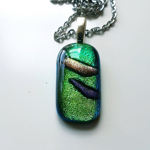 Dichroic pendant